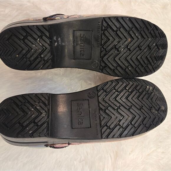 Sanita Leather Abstract Graffiti Clogs - Picture 6 of 8